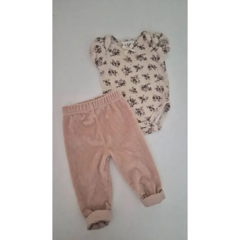 0-3months Baby Girl Clothes: Laura Ashley, Nicole Miller, Carter's, Garanimals